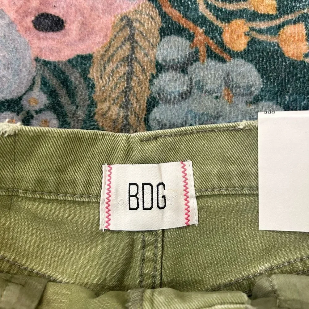 NWT BDG Urban Outfitters Jean Shorts Womens 26 Green Dropped High Waist Destroy